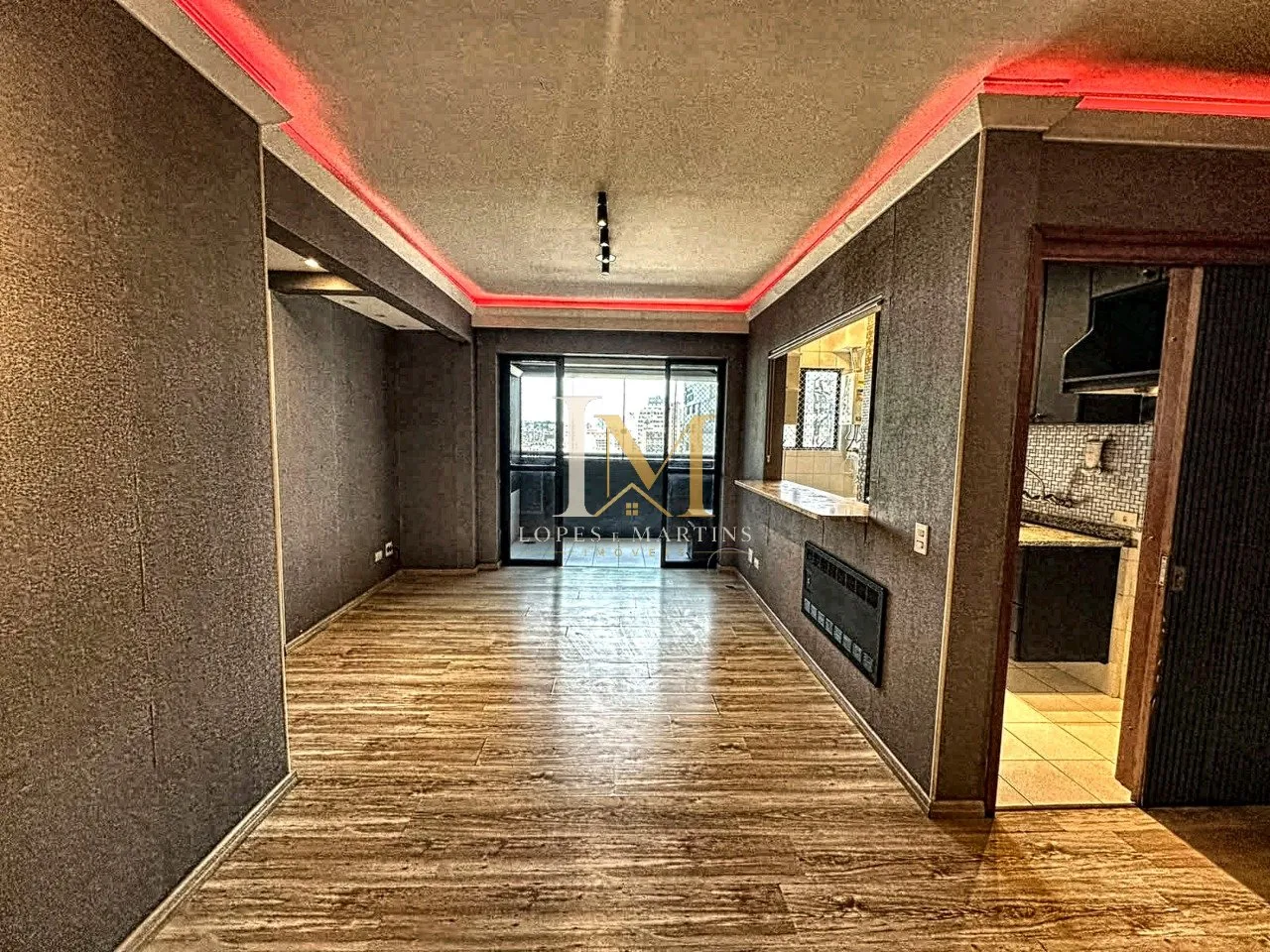 Apartment, 66 m², with wood or laminate floors — photo 4