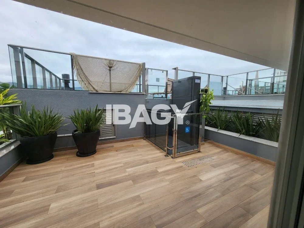 Furnished apartment, 116 m², with a grill on the balcony — photo 45