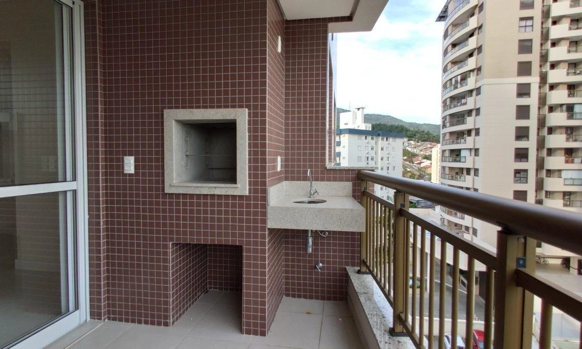 2-bedroom apartment with a mountain view — photo 12