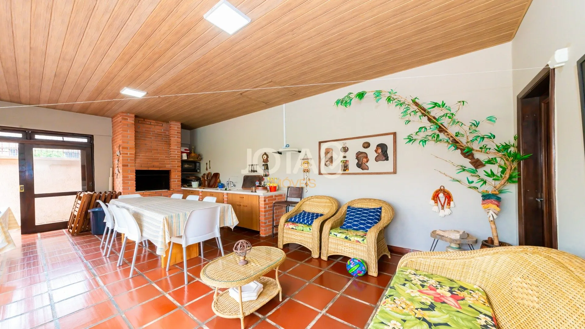 650 m² unfurnished house with 3 bedrooms and 4 parking — photo 24