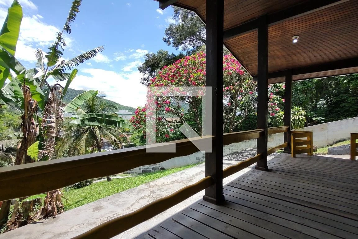 Casa para locação com 3 quartos e 280 m² — photo 17