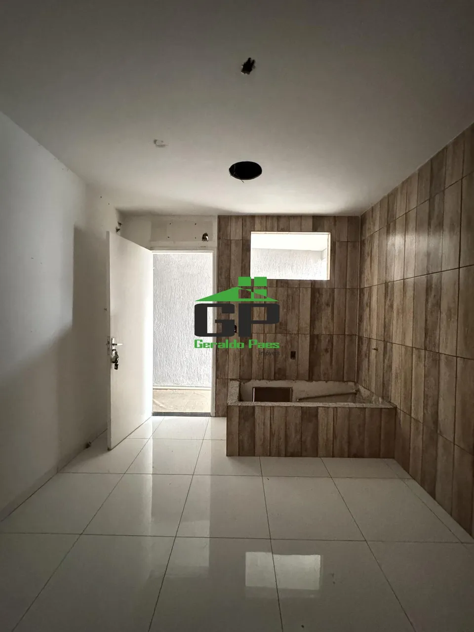 Casa sem mobília com 4 quartos e 2 banheiros — photo 18