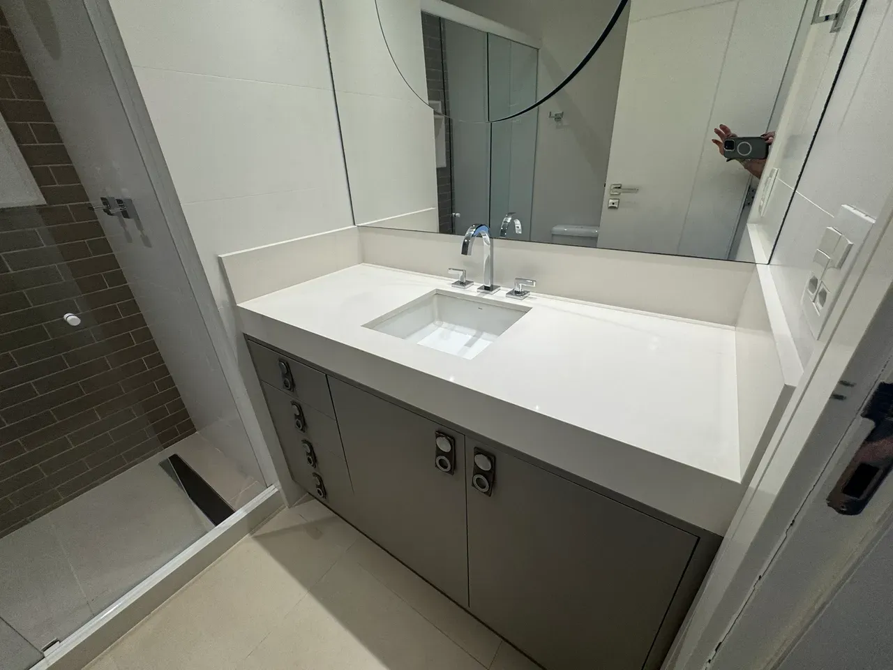 Unfurnished apartment with 4 bedrooms and 5 baths — photo 32