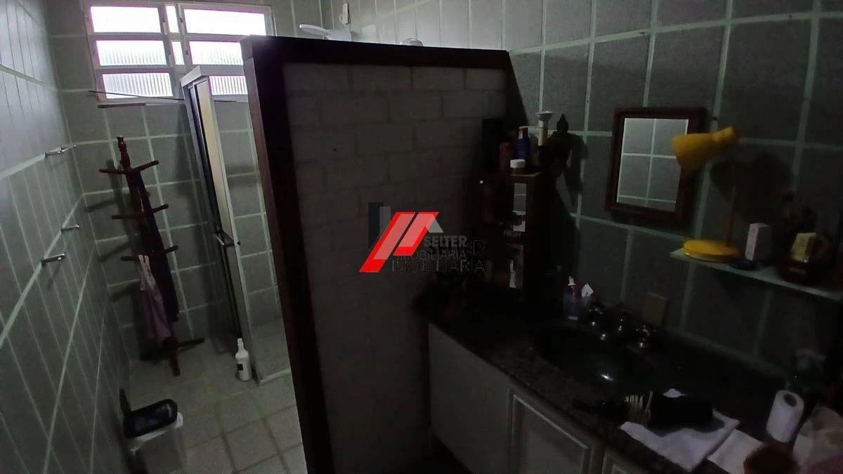 4-bedroom house with a home office in Florianópolis — photo 28