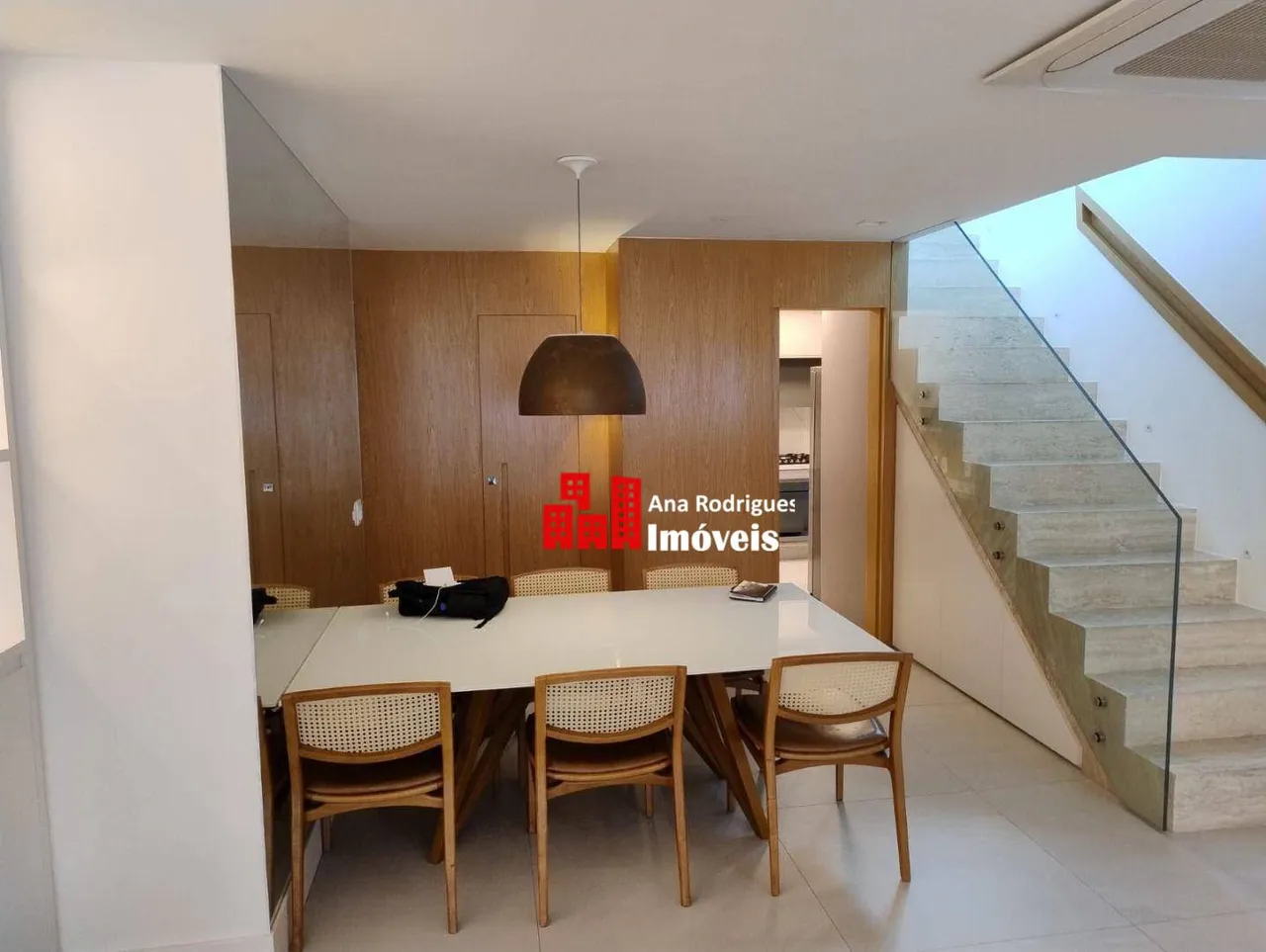 4-bedroom apartment with an open-plan kitchen — photo 11