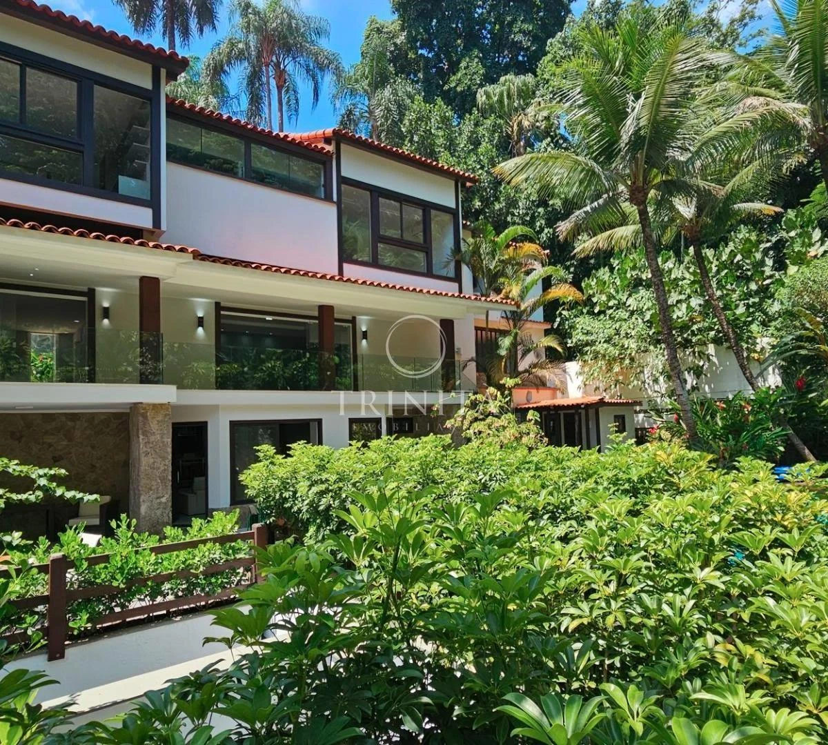 5-bedroom house with a bathtub in Rio de Janeiro — photo 10
