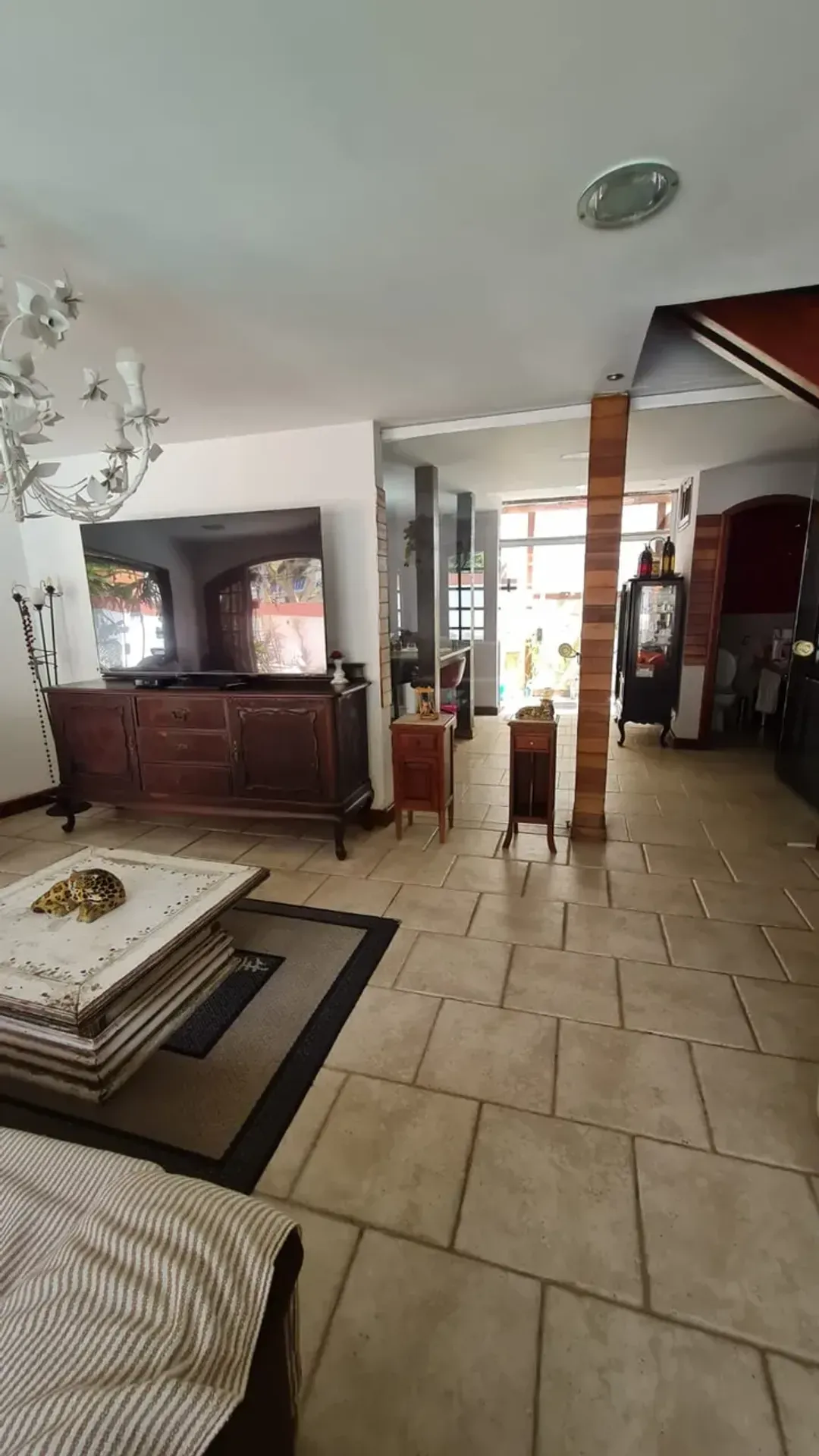 Furnished house 450 m² with 4 bedrooms and 4 bathrooms — photo 22