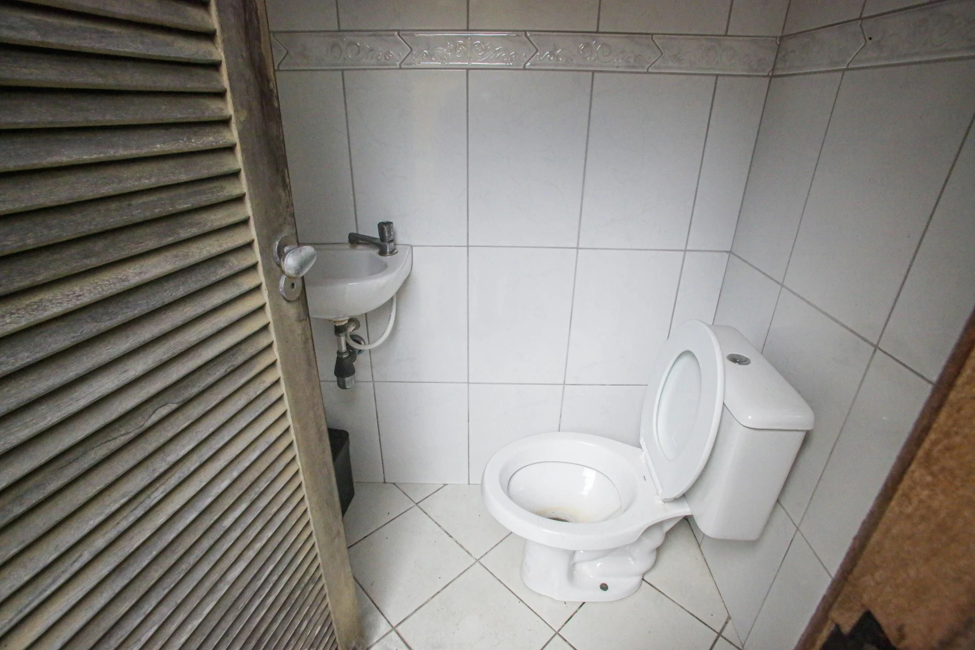 4-bedroom house with a bathtub in Rio de Janeiro — photo 56