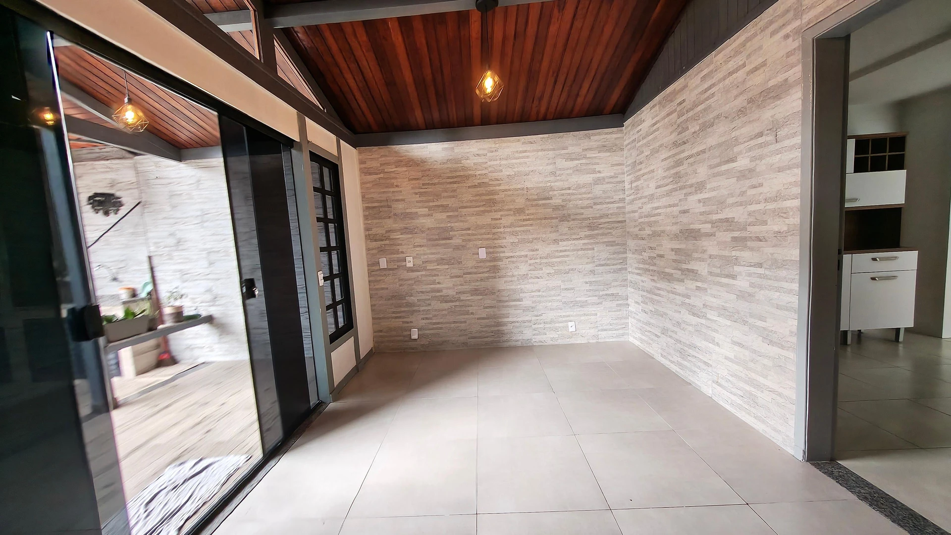140 m² house with a grill on the balcony and a garden — photo 33