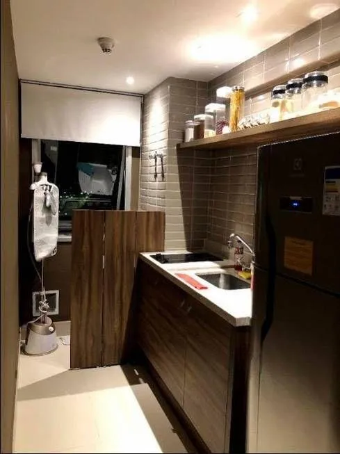 Furnished 1-bedroom apartment with a private BBQ — photo 2