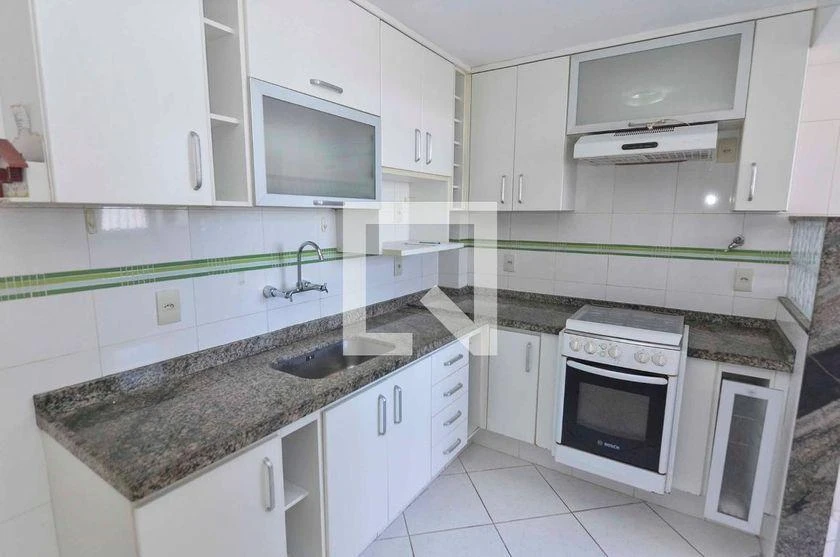 Walk-in closet in a 3-bedroom apartment, 90 m² — photo 9
