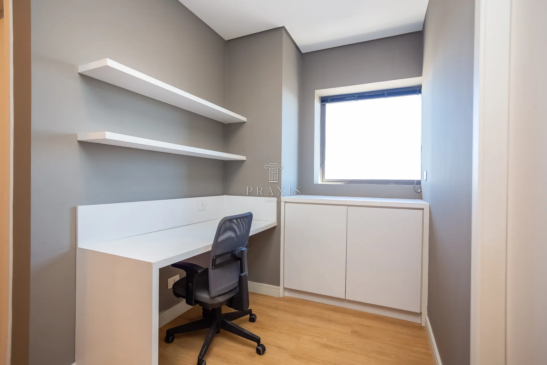 2-bedroom apartment with a home office — photo 24