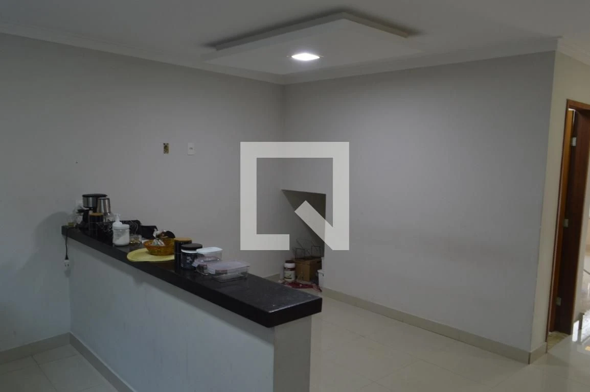 Casa de 5 quartos com 3 suítes e varanda fechada — photo 46