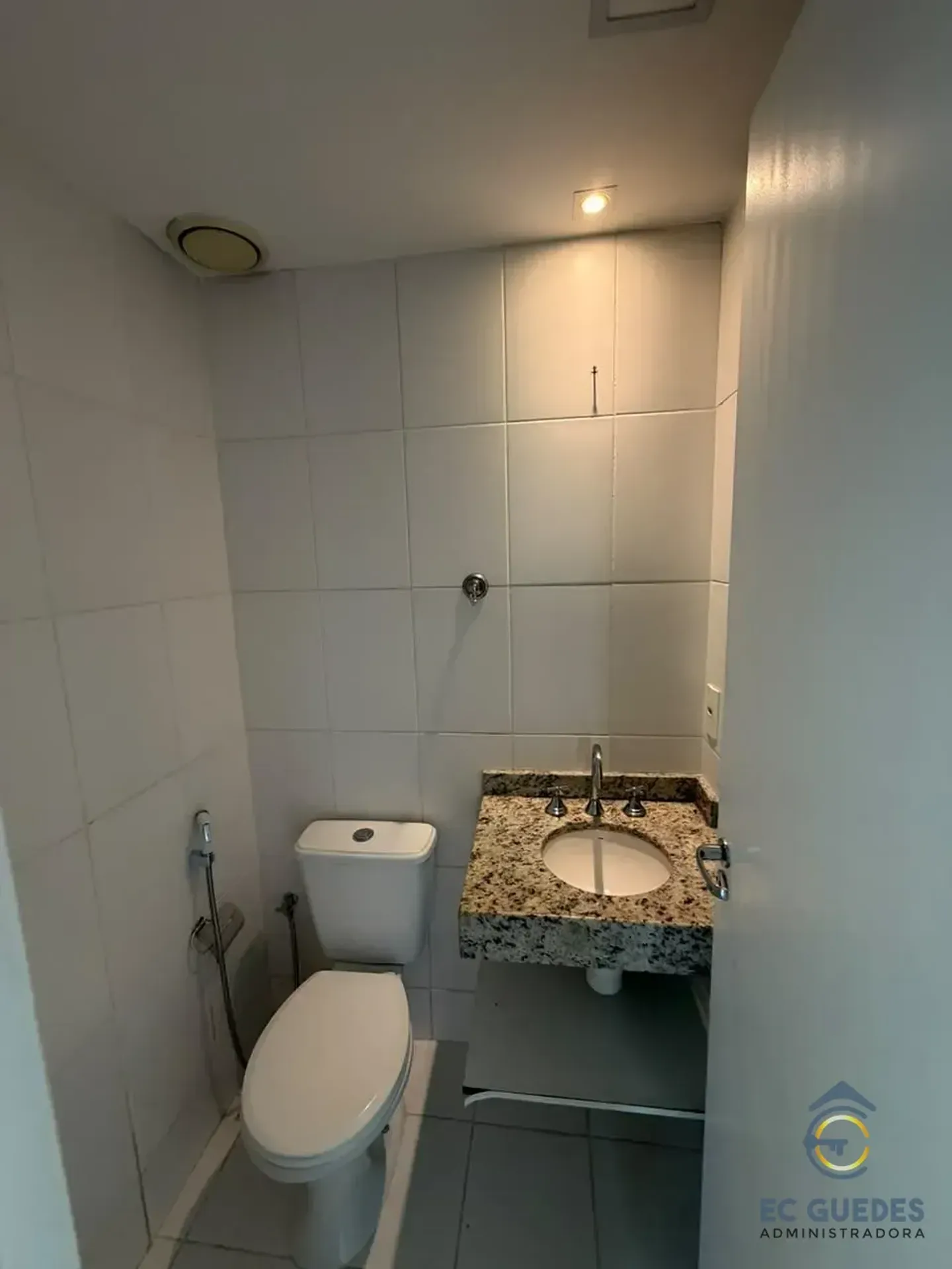 2-bedroom apartment with a mountain view in Rio de Janeiro — photo 21