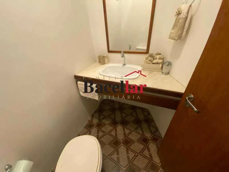 2-bedroom apartment with 4 bathrooms and 180 m² — photo 15