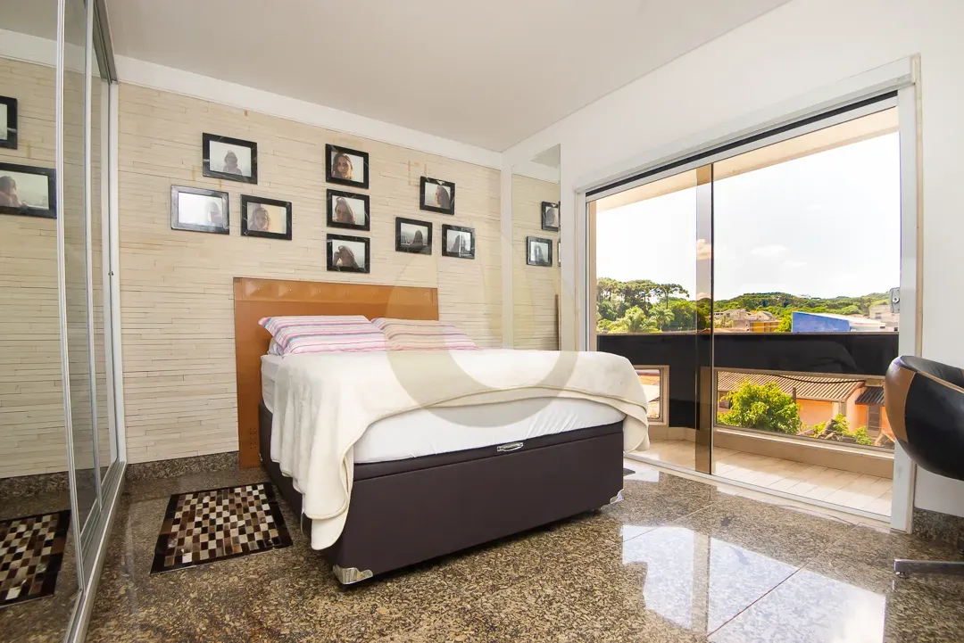 Furnished 860 m² house with 5 bedrooms and 10 bathrooms — photo 18
