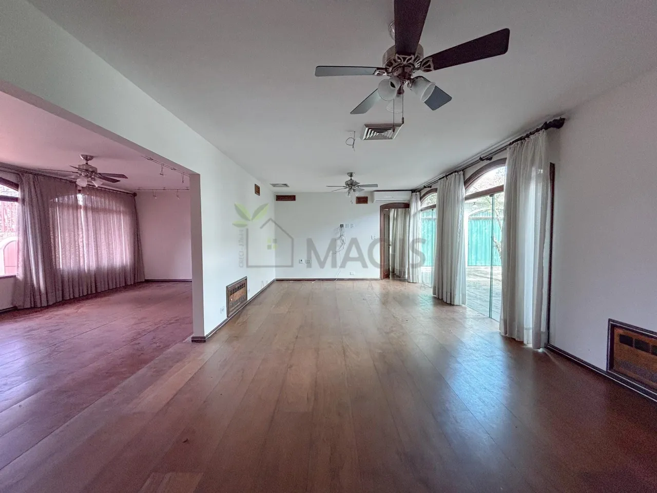 Casa com 604 m², 4 quartos e 6 vagas de garagem — photo 13