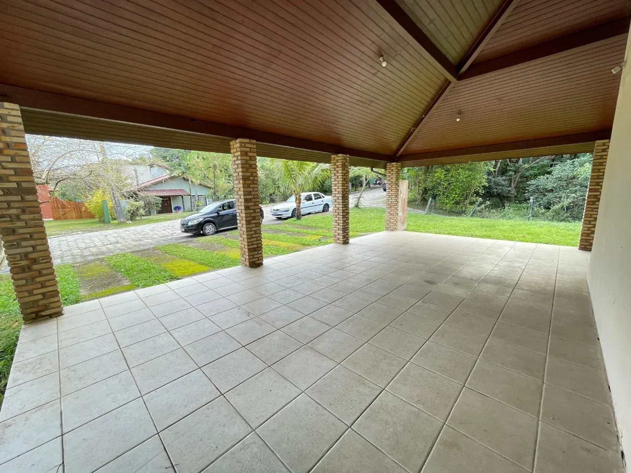 House with 4 bedrooms and 1 en-suite, 600 m² — photo 58