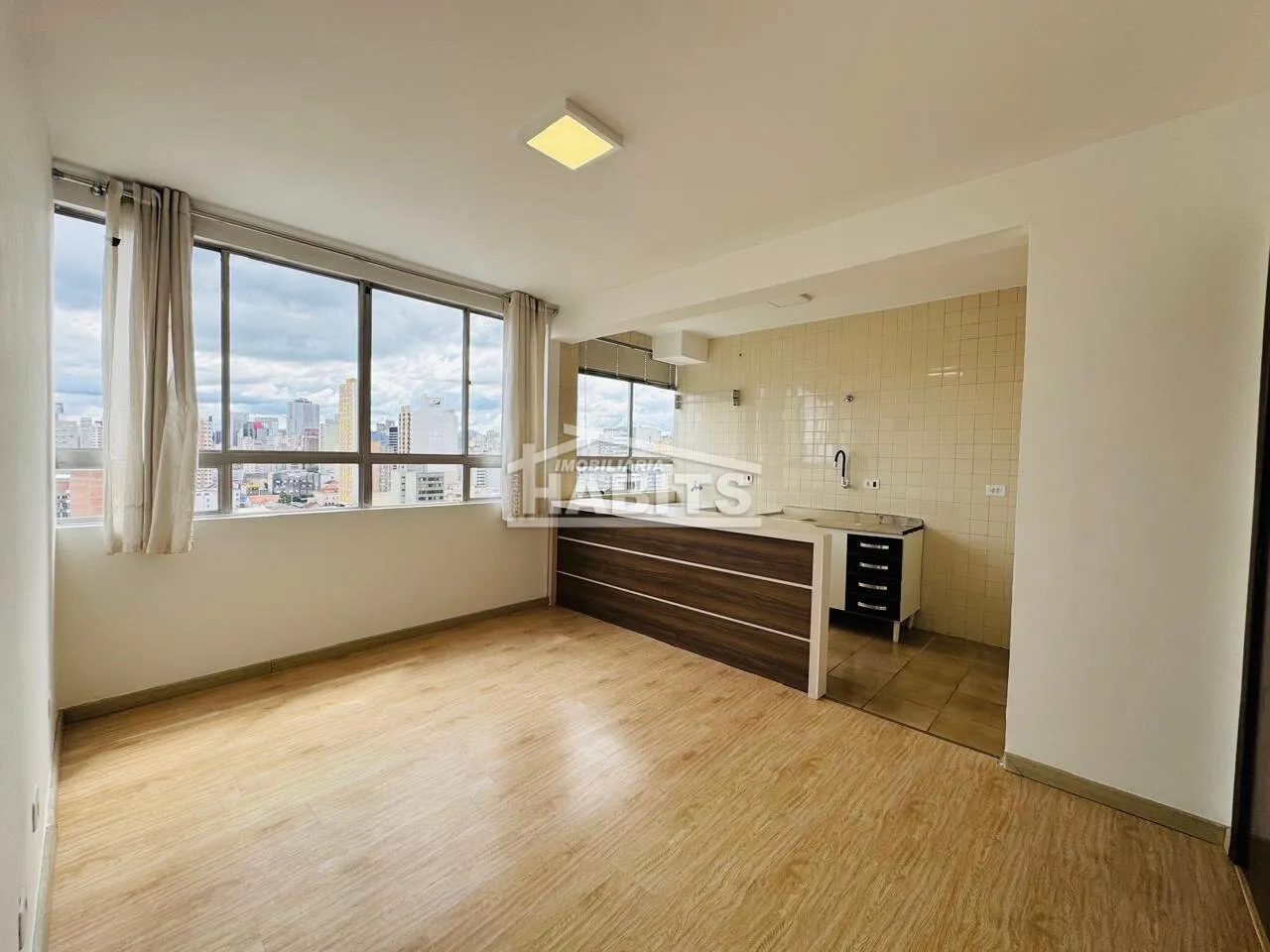 Wood or laminate floors in a one-bedroom apartment, 35 m²