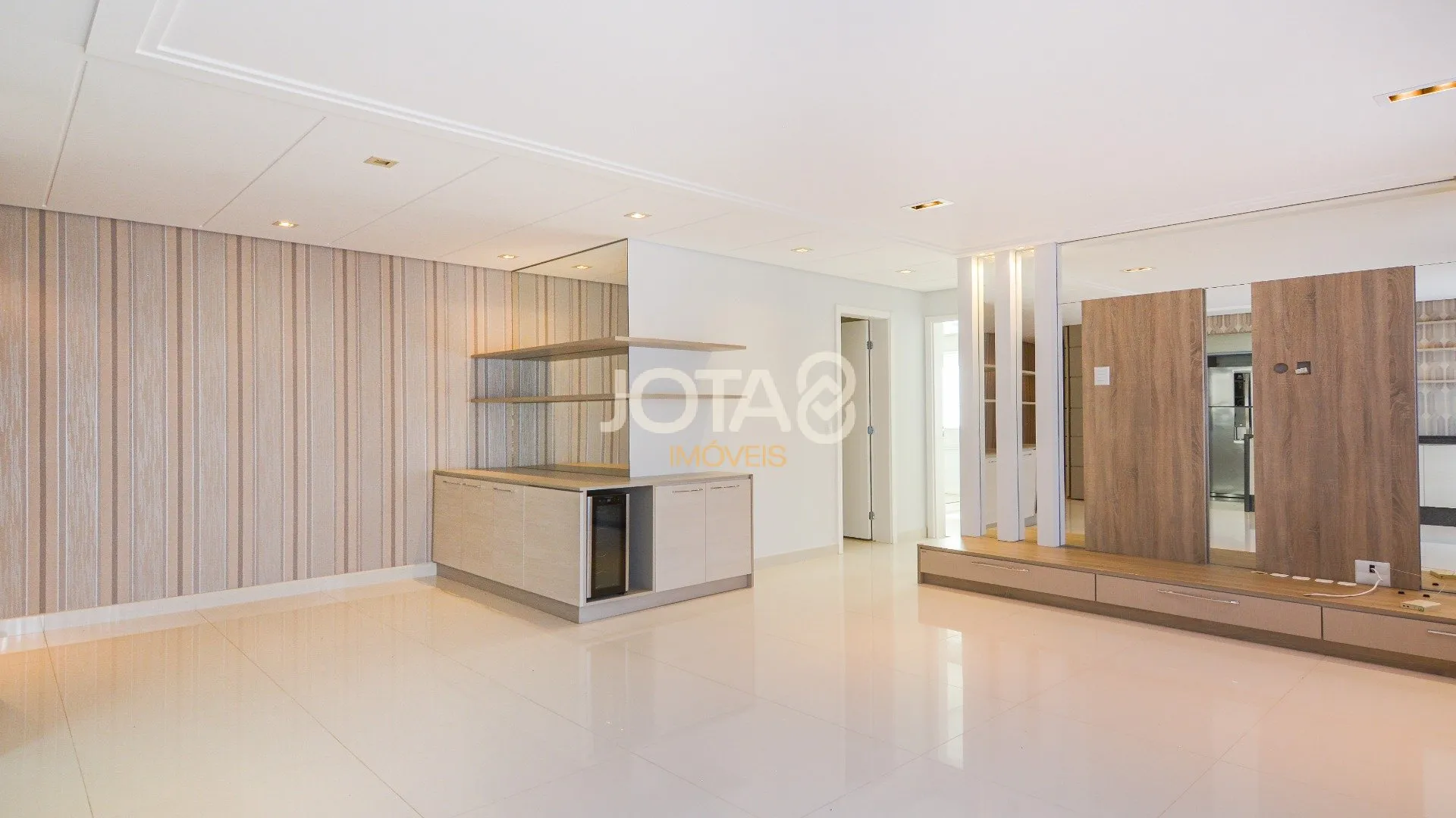 2-bedroom apartment with a washing machine in Curitiba — photo 14