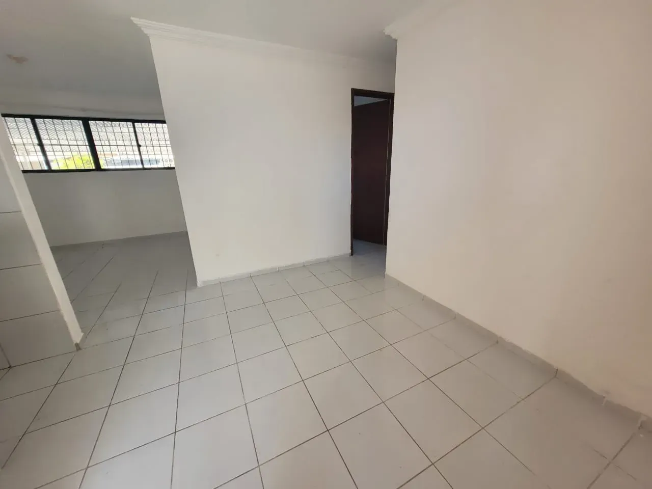 2-bedroom apartment with 1 en-suite and shared pool — photo 9