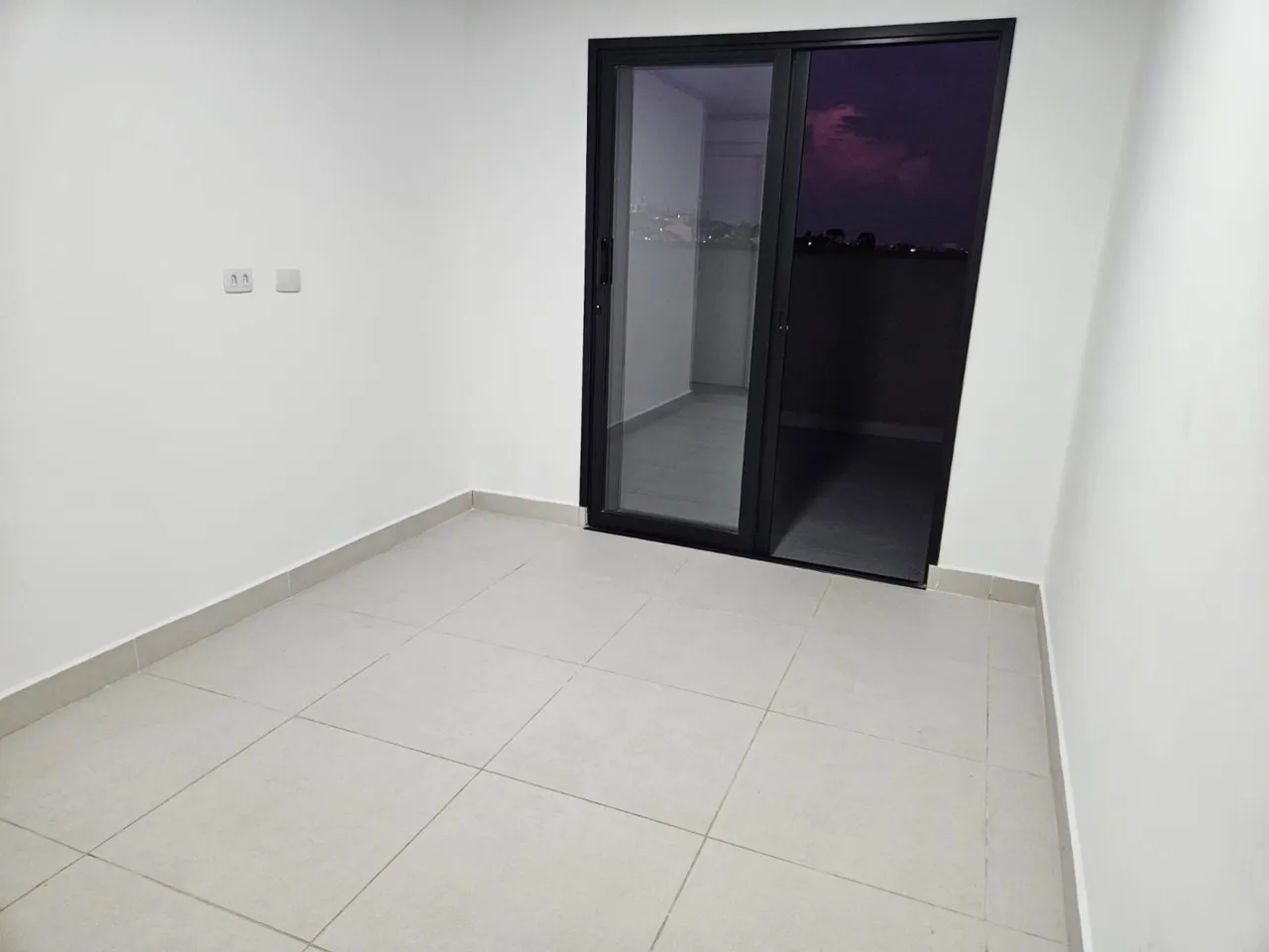 Apartamento amueblado de 1 dormitorio con balcón y fregadero — photo 12