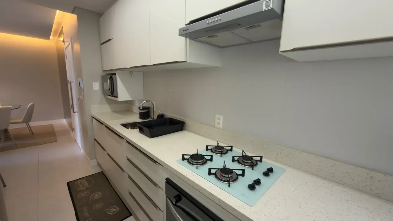 Furnished apartment with open-plan kitchen and 3 en-suites — photo 33