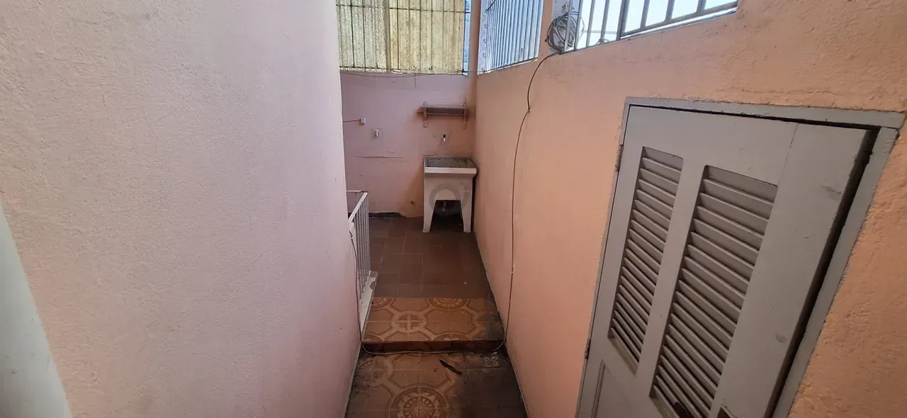 Unfurnished house with 1 bedroom and a gas stove — photo 4