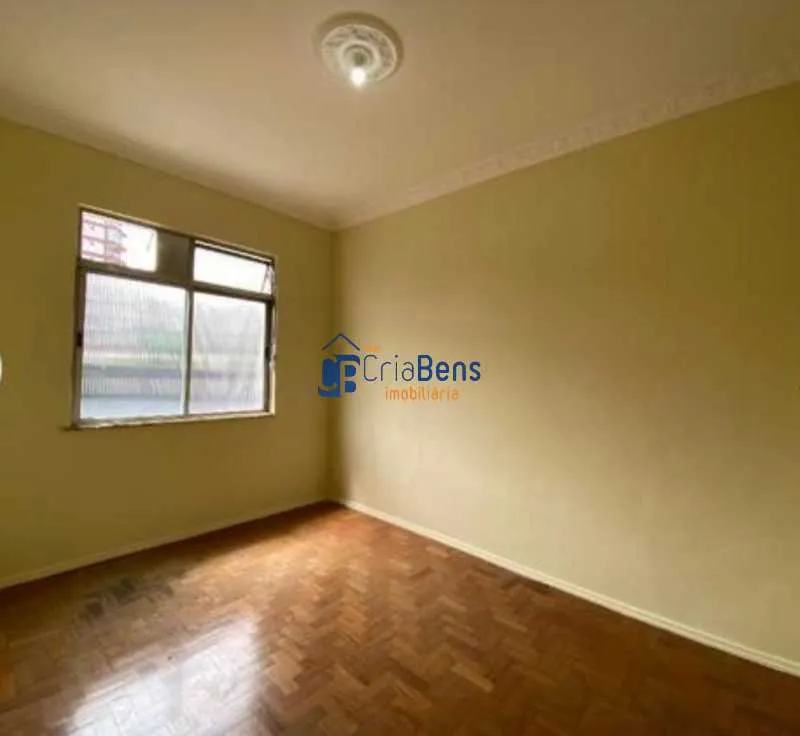 Wood or laminate floors in a 2-bedroom apartment, 60 m² — photo 12