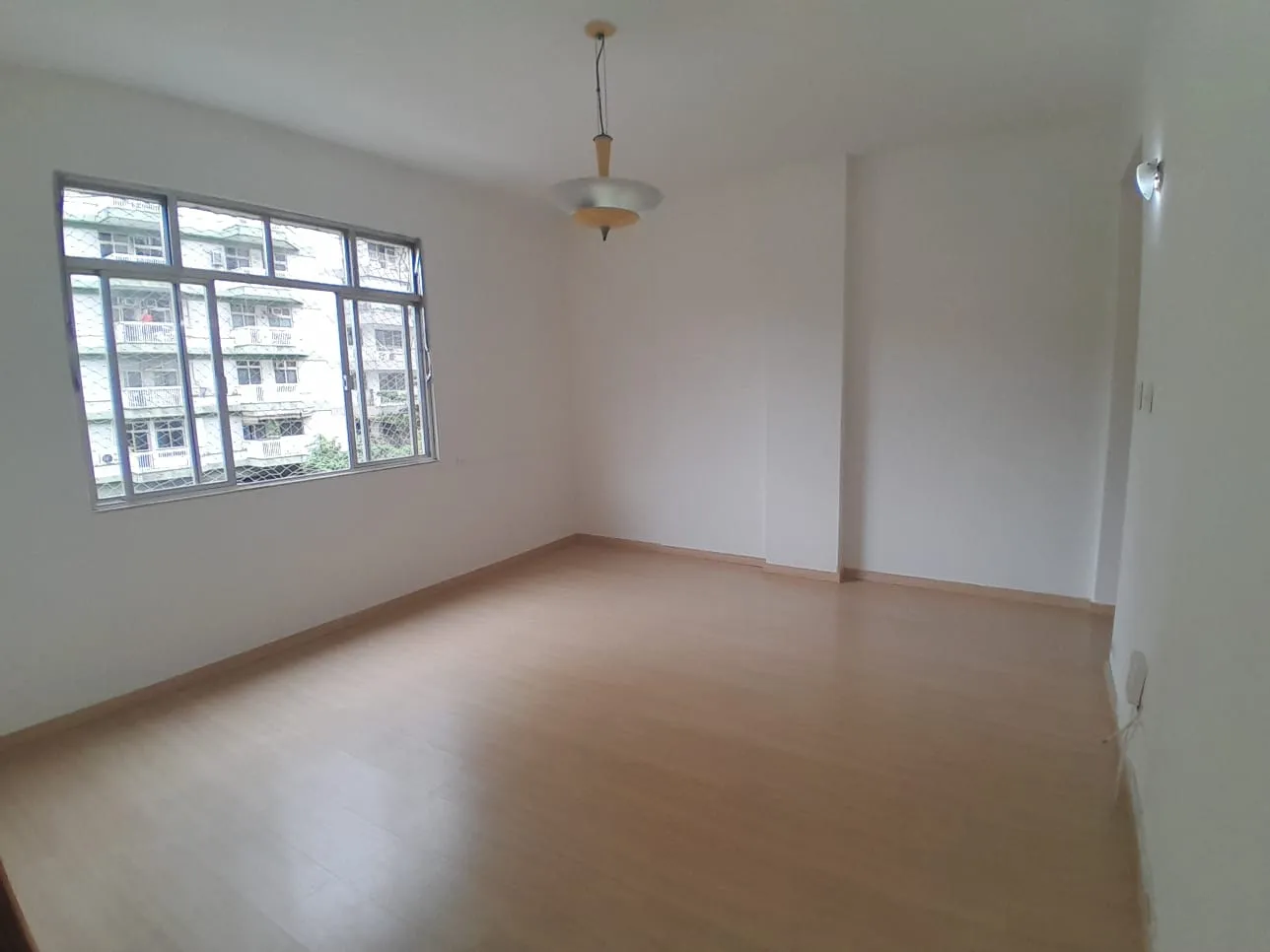 Apartment, 88 m², with wood or laminate floors — photo 21