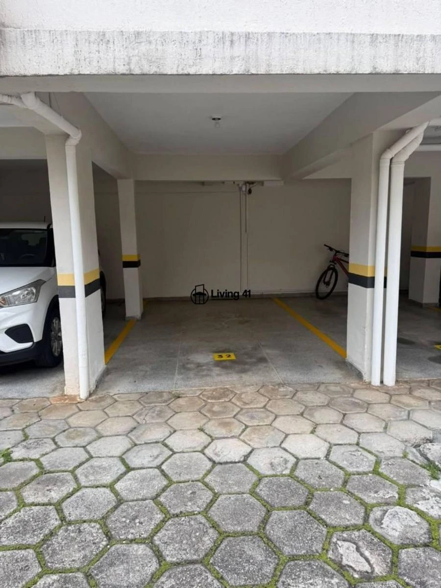 84 m² apartment with 3 bedrooms and a balcony — photo 31