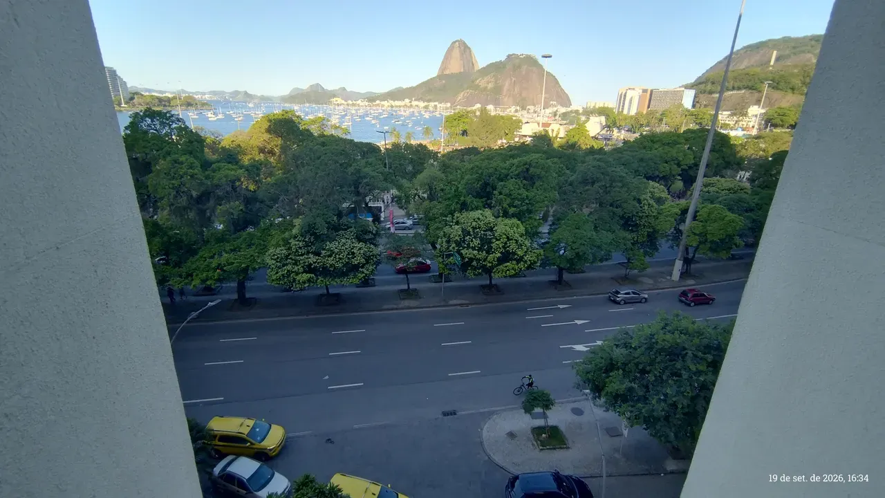 One-bedroom apartment with a water view in Rio de Janeiro — photo 18