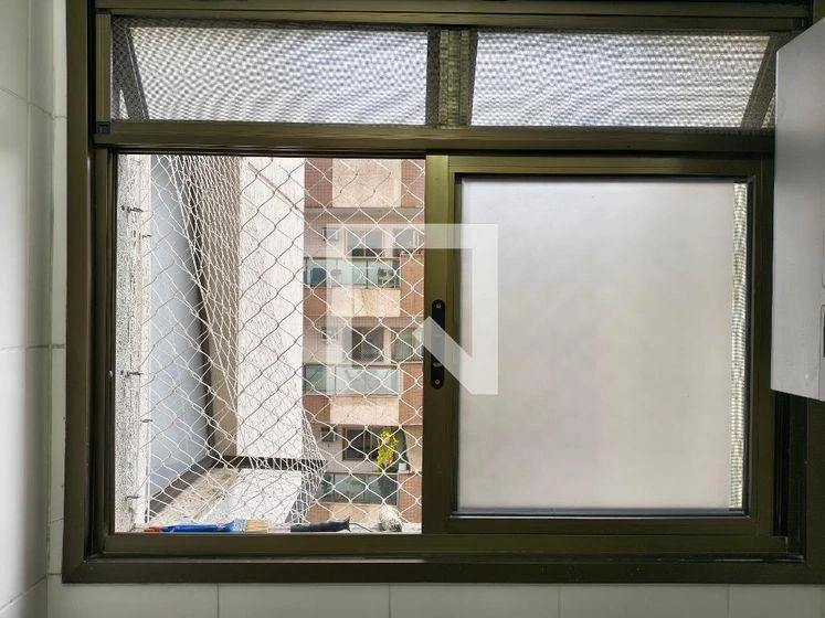 3-bedroom apartment with a glass-enclosed balcony — photo 39