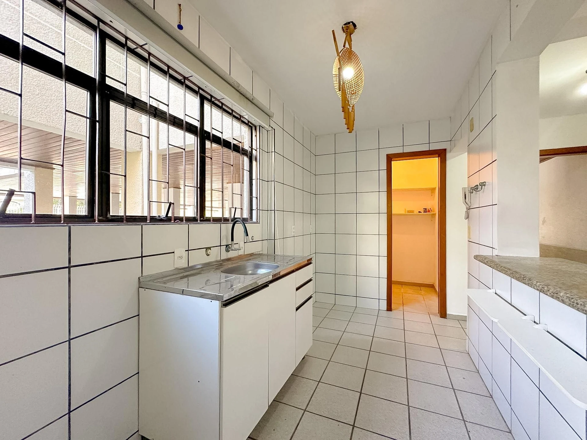 3-bedroom apartment with a grill on the balcony — photo 11