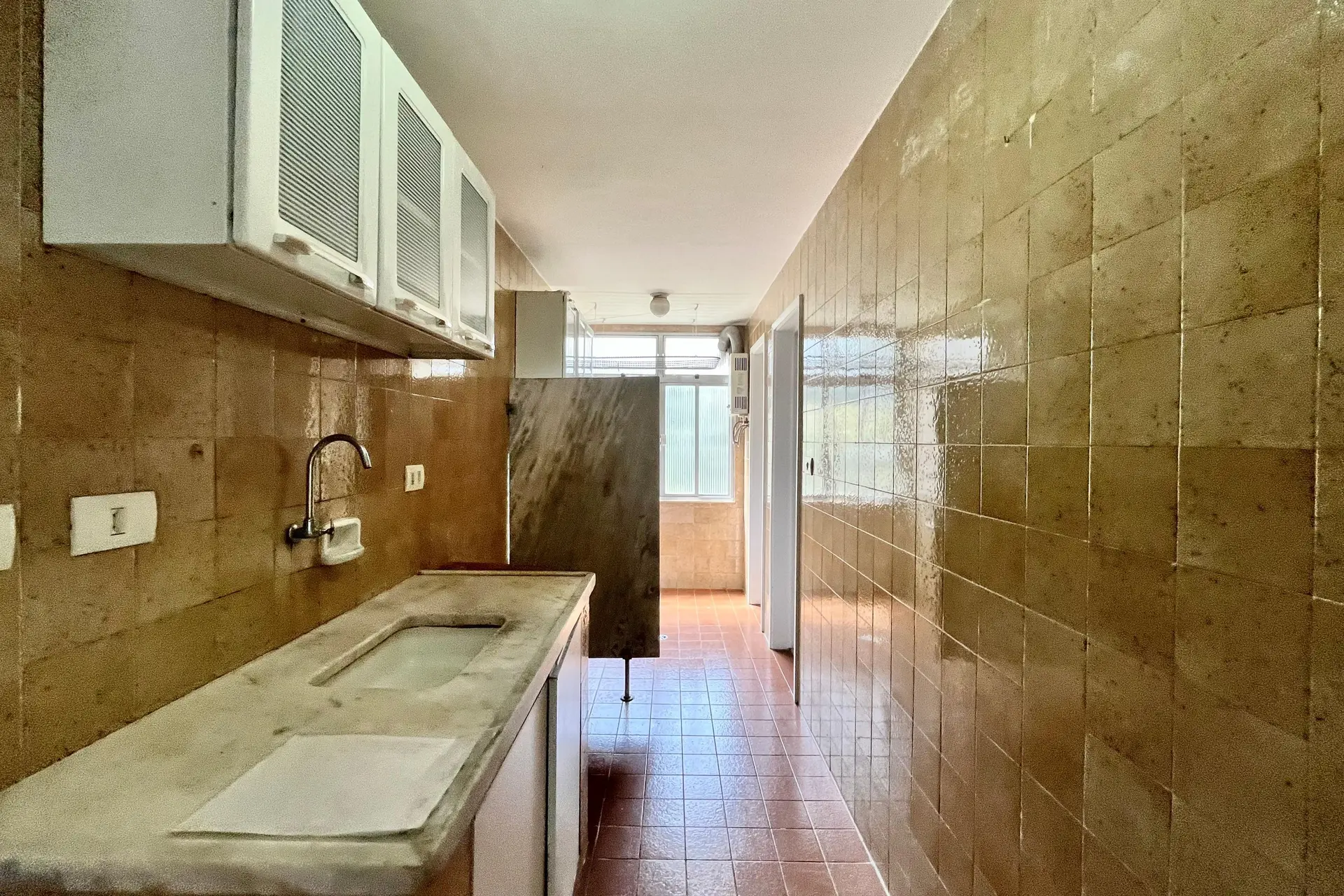 1-bedroom apartment for rent with balcony and parking — photo 25