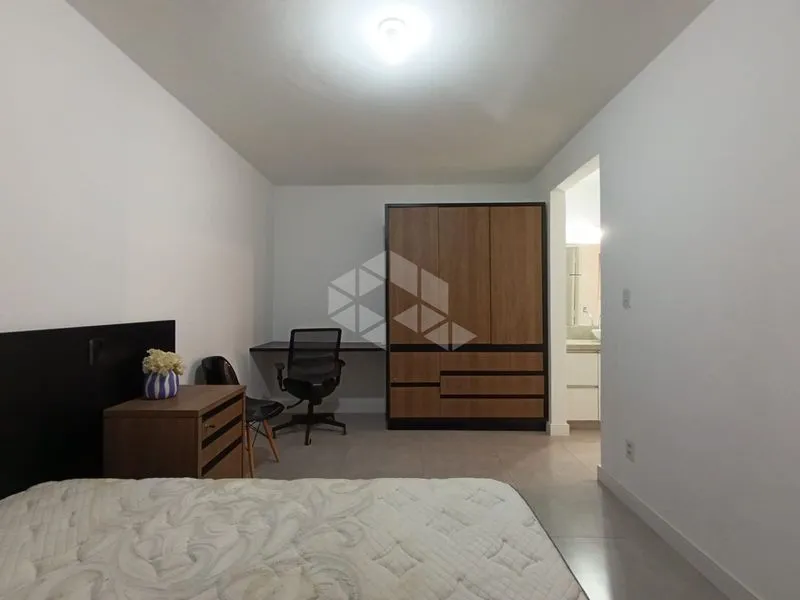 Furnished 1-bedroom house with open-plan kitchen — photo 8