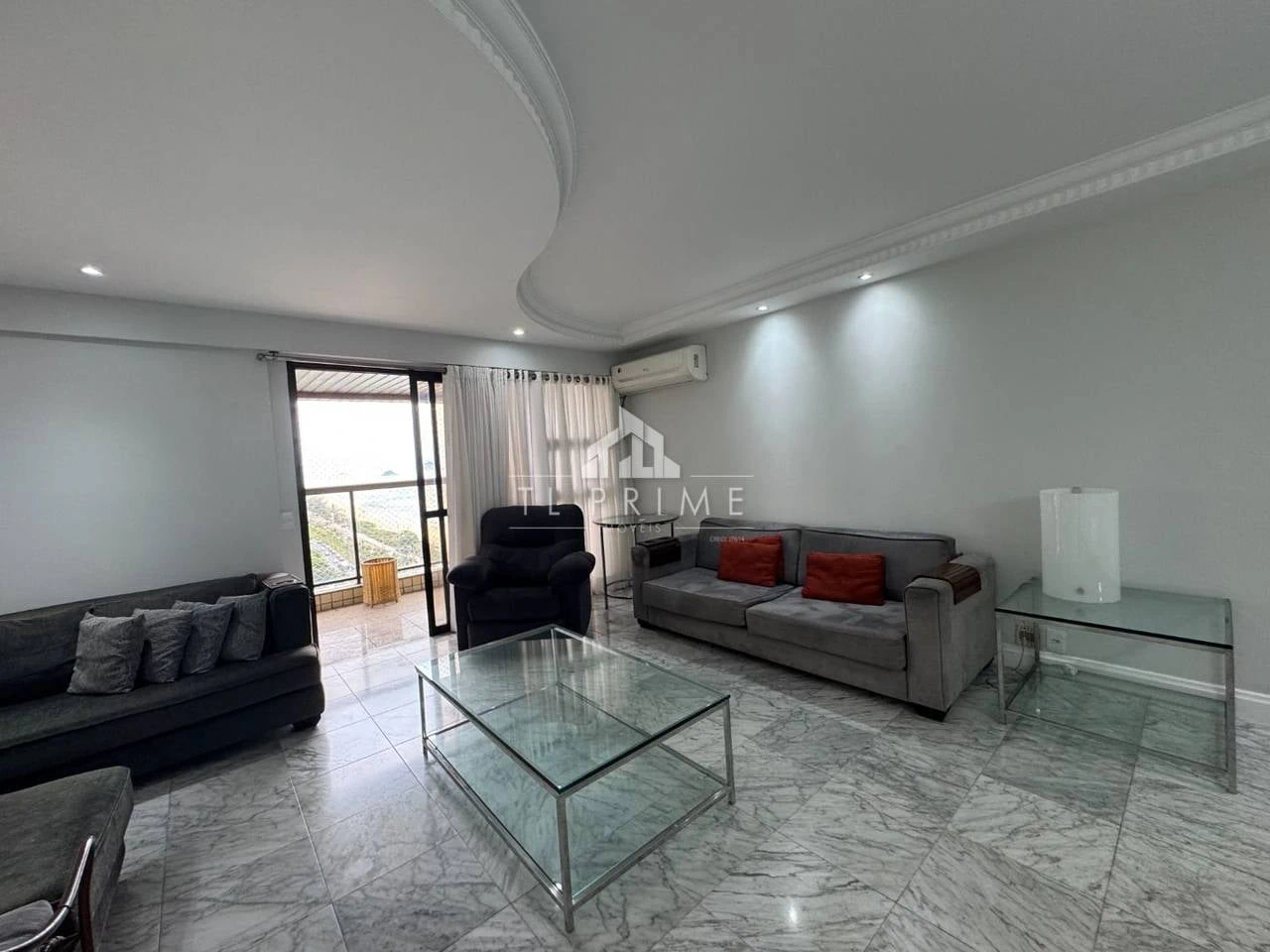 4-bedroom apartment with a private pool — photo 13