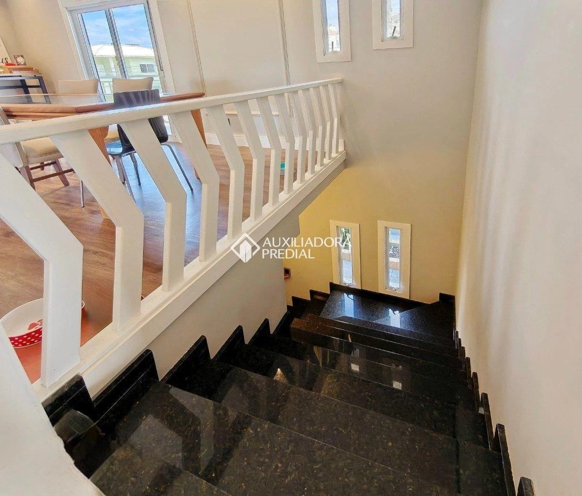 Water view in a 4-bedroom house, 320 m² — photo 37