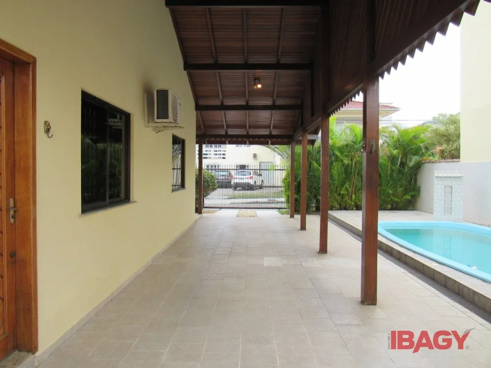 2-bedroom house with a grill on the balcony — photo 22