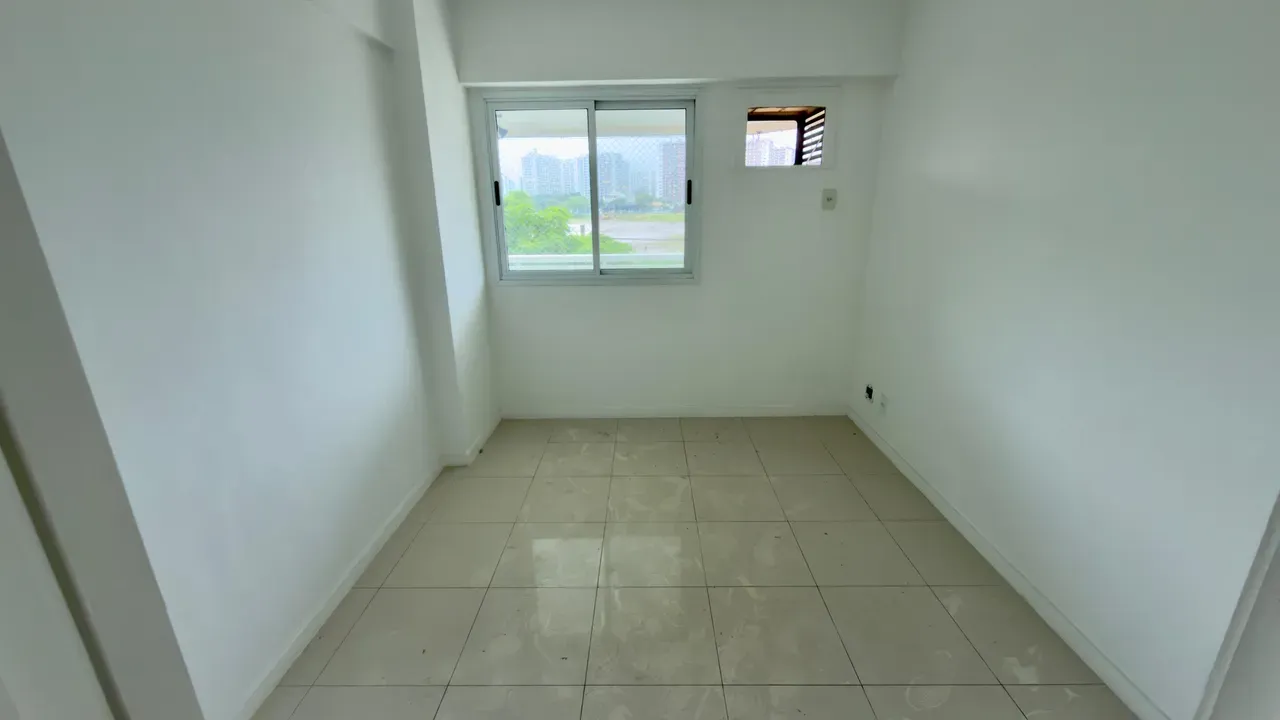 Квартира 87 м² с застеклённым балконом и джакузи — photo 9