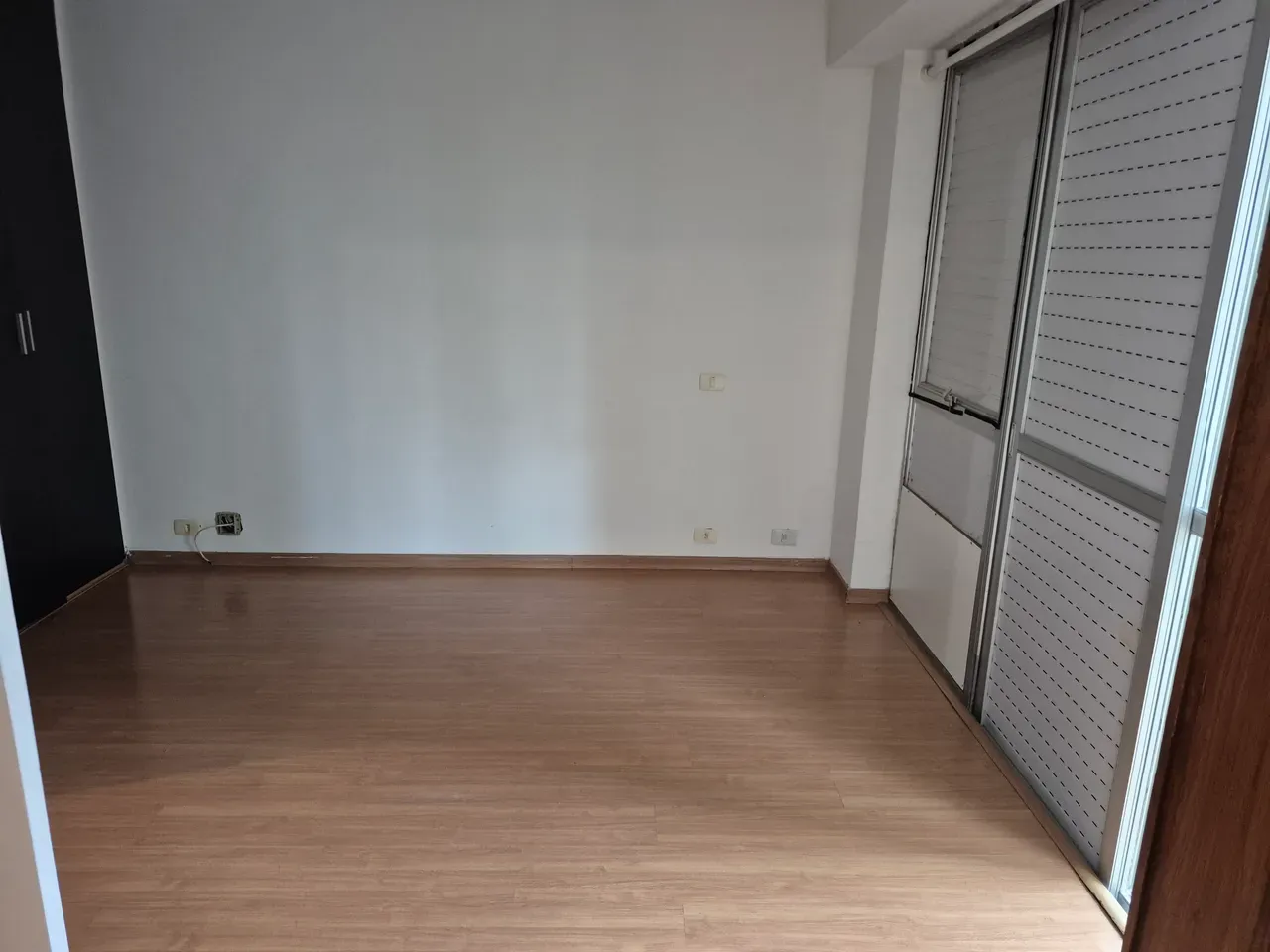 Дерев'яна підлога або ламінат та 1 спальня: квартира 55 м² — photo 11