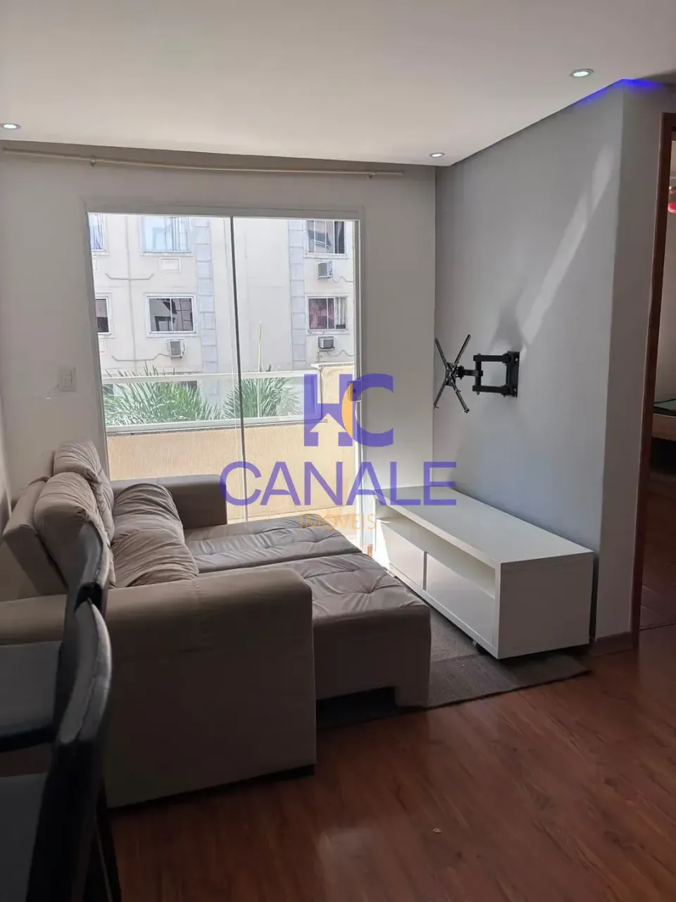 2-bedroom apartment with a closed kitchen and balcony — photo 4
