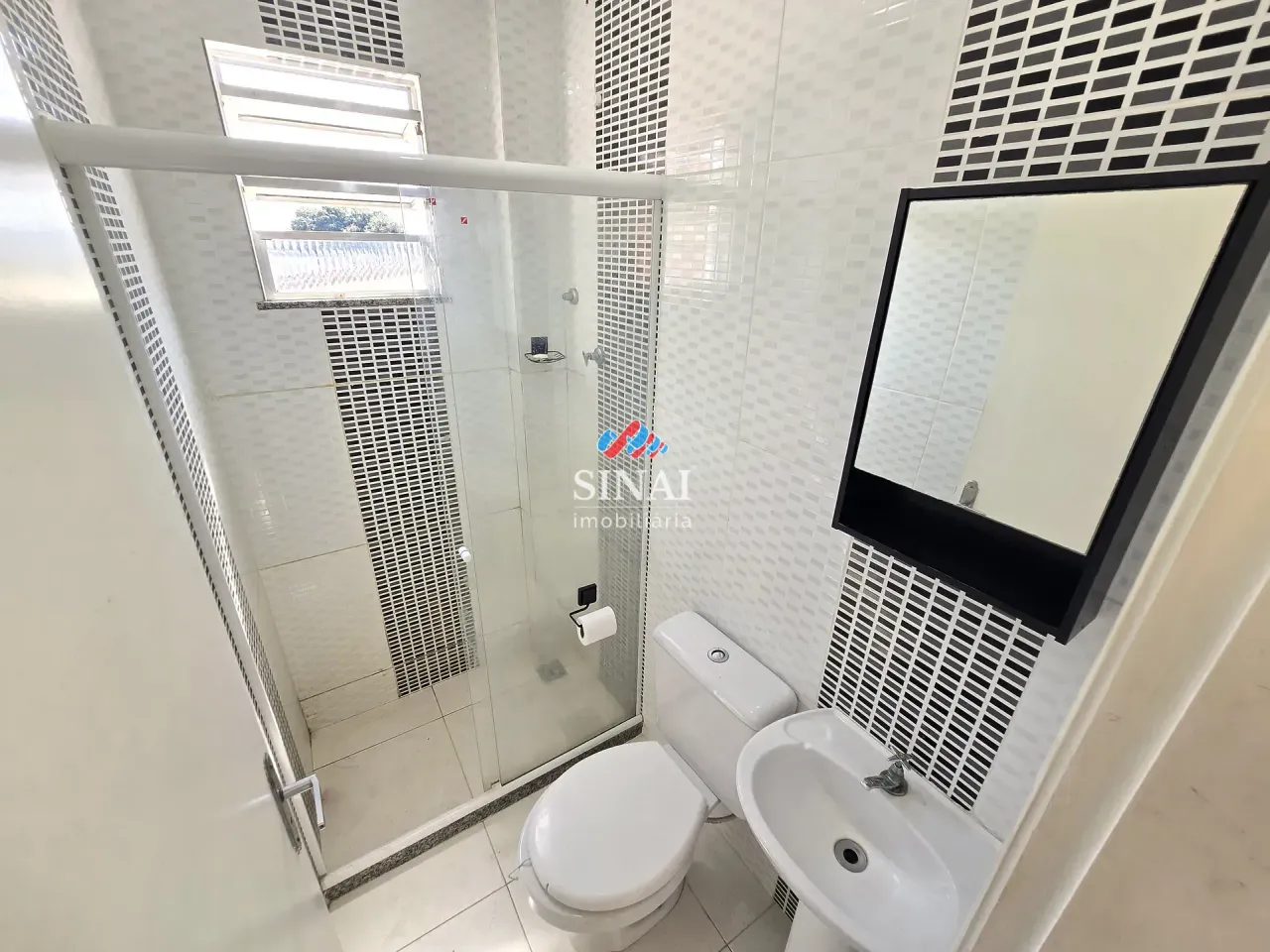 Apartamento com 2 quartos e cozinha com fogão a gás — photo 17