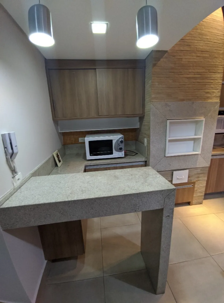 Unfurnished 3-bedroom apartment with 3 bathrooms and 2 parking