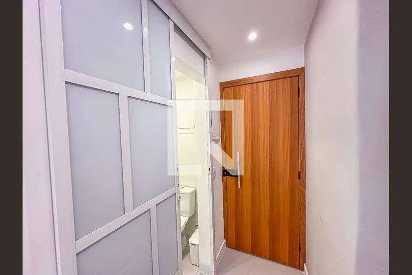 Apartamento mobiliado de 1 quarto com cozinha integrada — photo 28