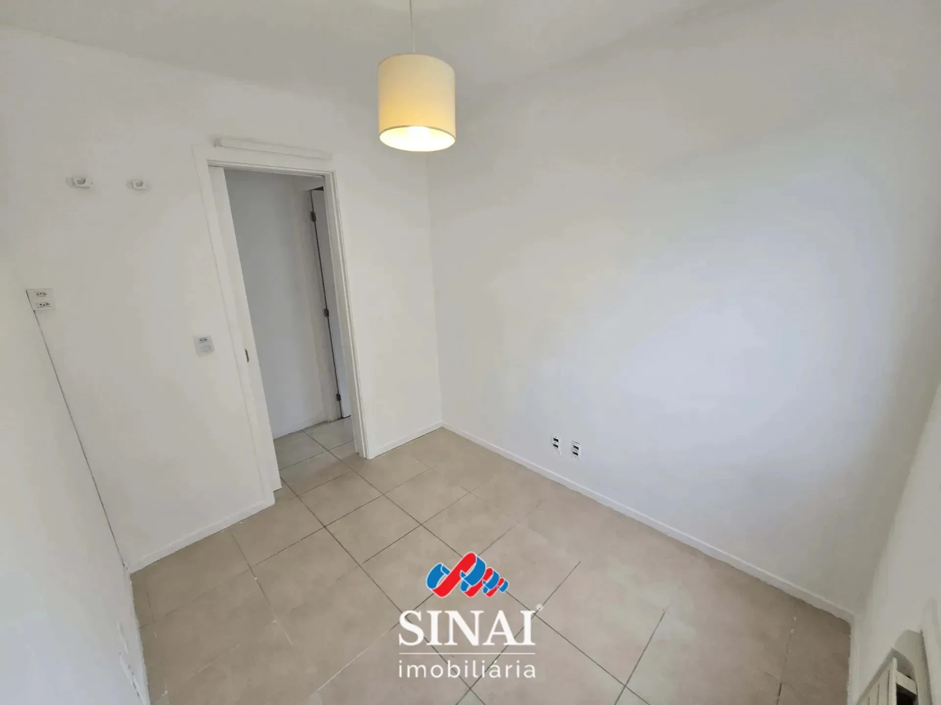 Apartamento de 2 quartos em condomínio com piscina — photo 12