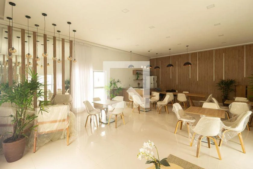 Furnished 2-bedroom apartment with open-plan kitchen — photo 46