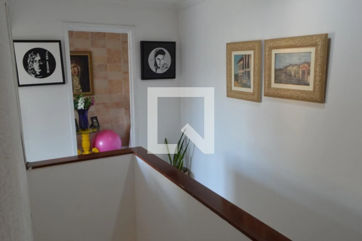 3-bedroom apartment with a bathtub — photo 3