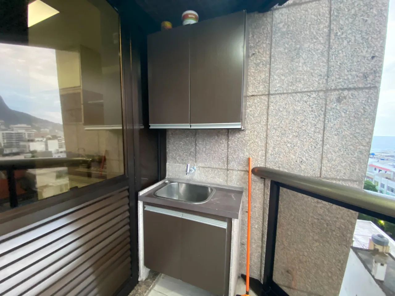 Furnished 2-bedroom apartment with balcony, 95 m² — photo 12