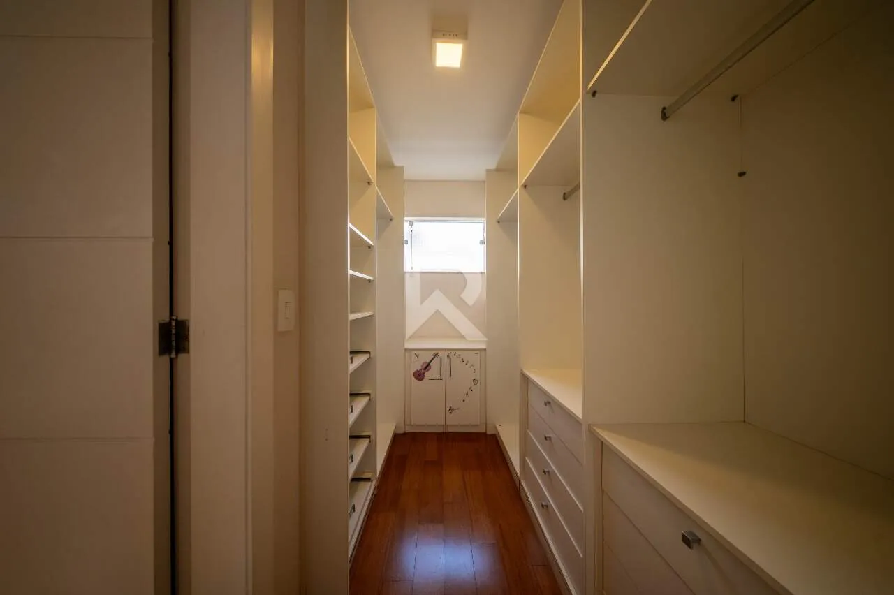 House with 4 bedrooms, private garden and 4 parking — photo 39